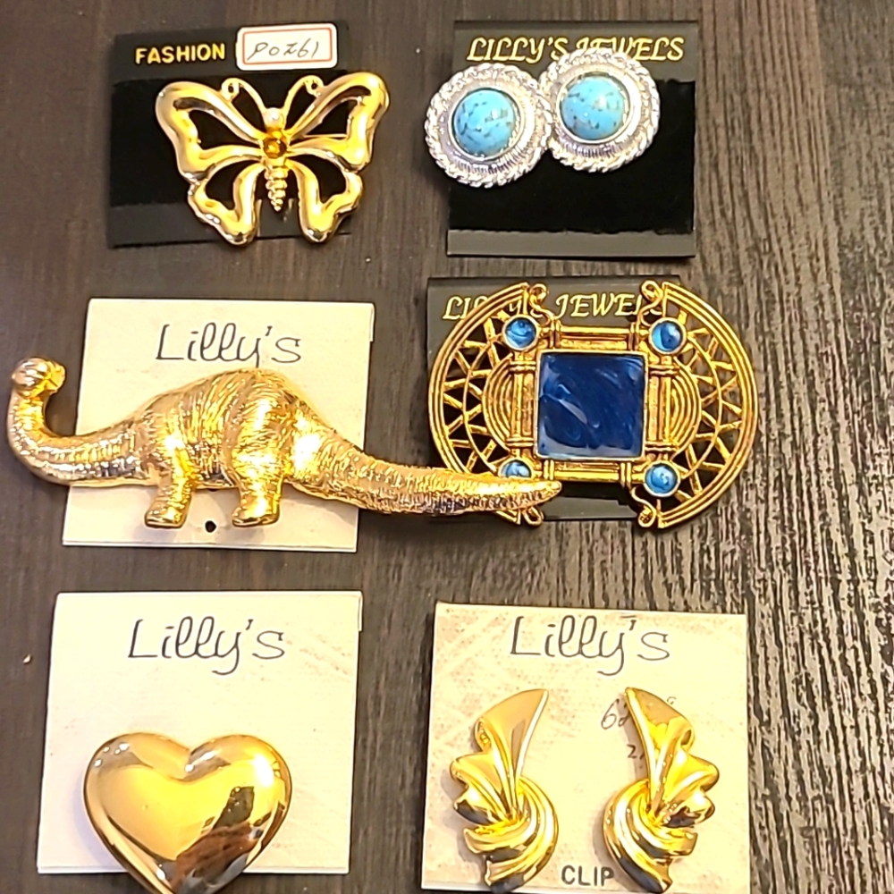 Bundle brooches